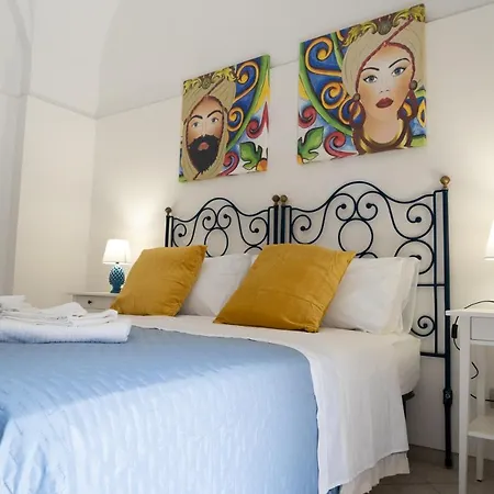 Antico Cortile Siciliano Apartment